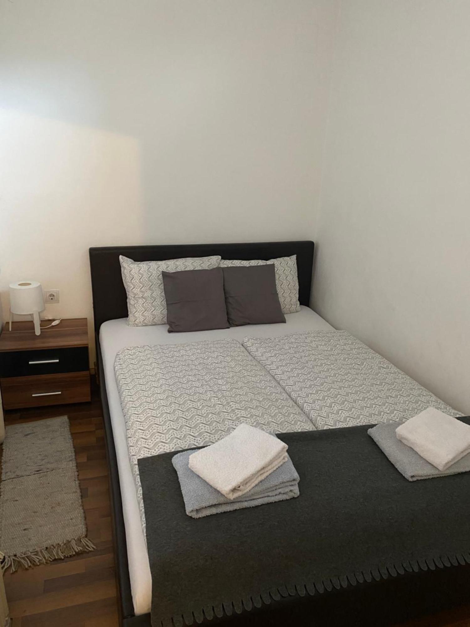 Holiday Apartments & Rooms Next Danube Promenade Boedapest Buitenkant foto