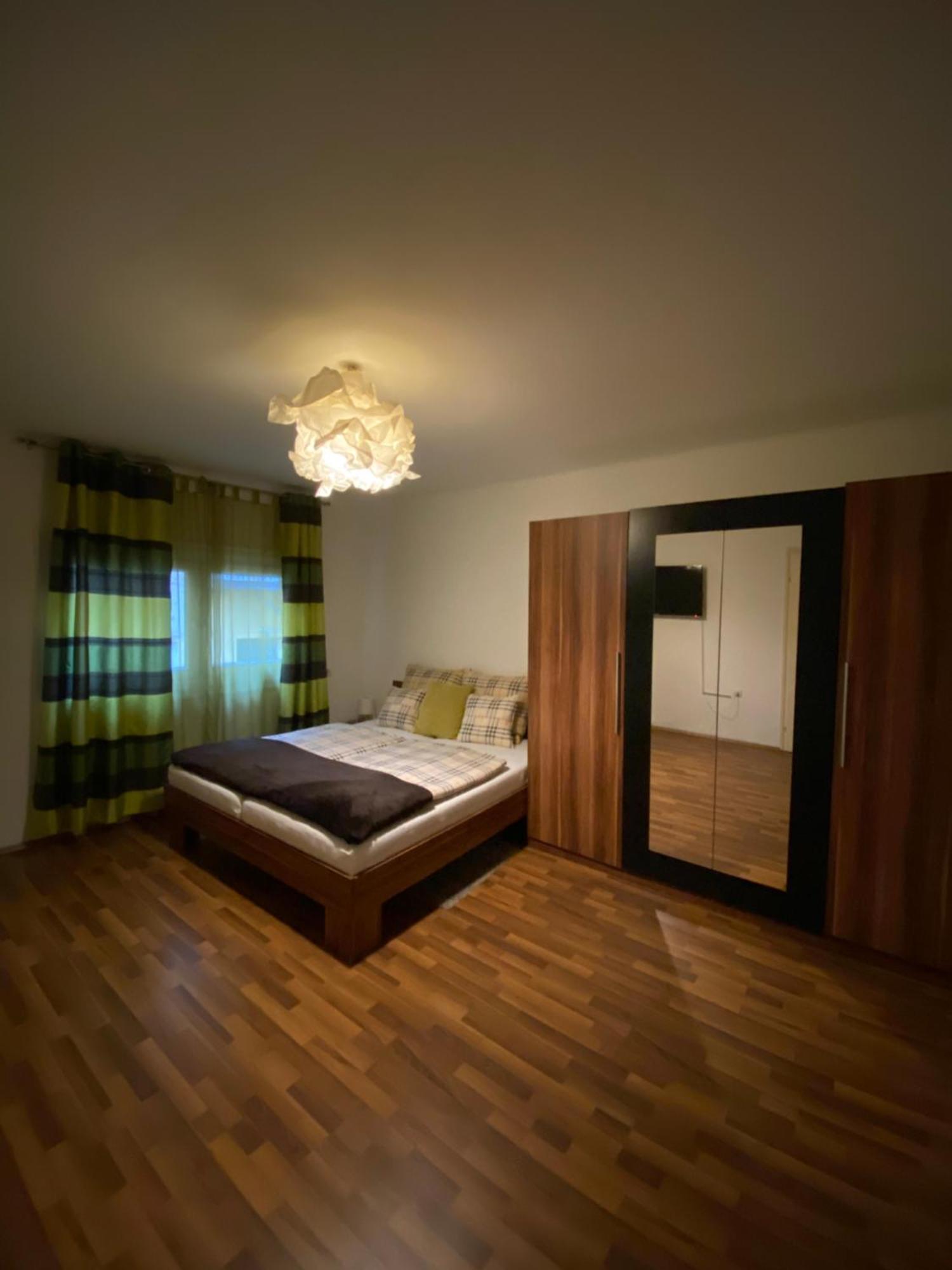 Holiday Apartments & Rooms Next Danube Promenade Boedapest Buitenkant foto