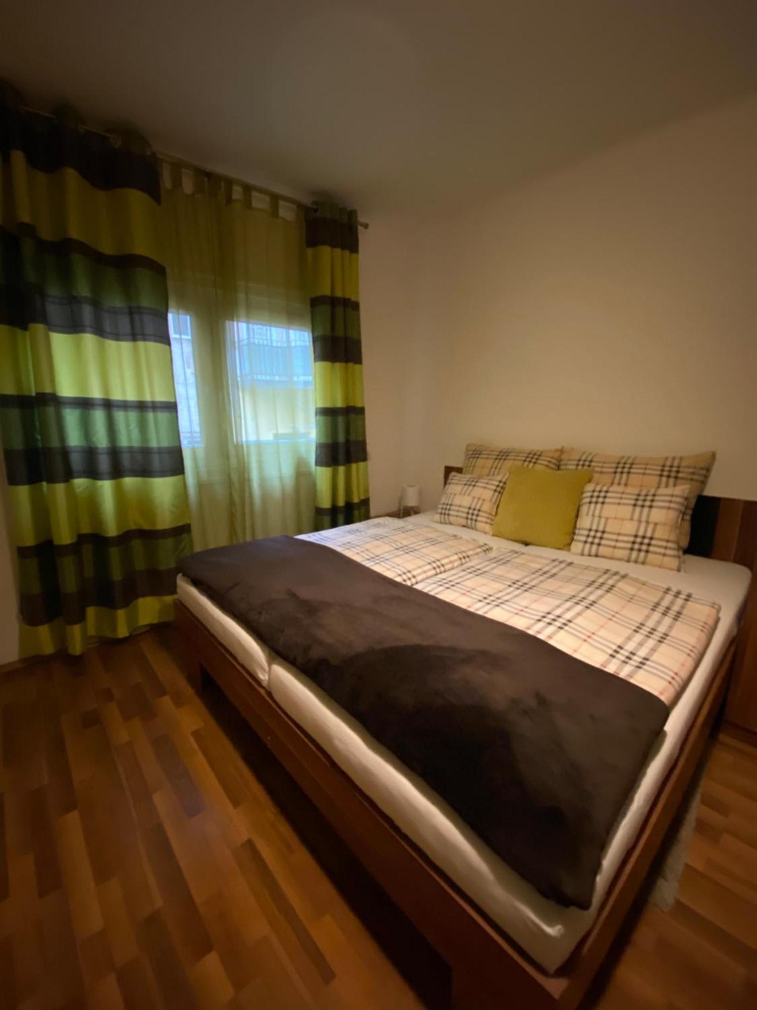 Holiday Apartments & Rooms Next Danube Promenade Boedapest Buitenkant foto