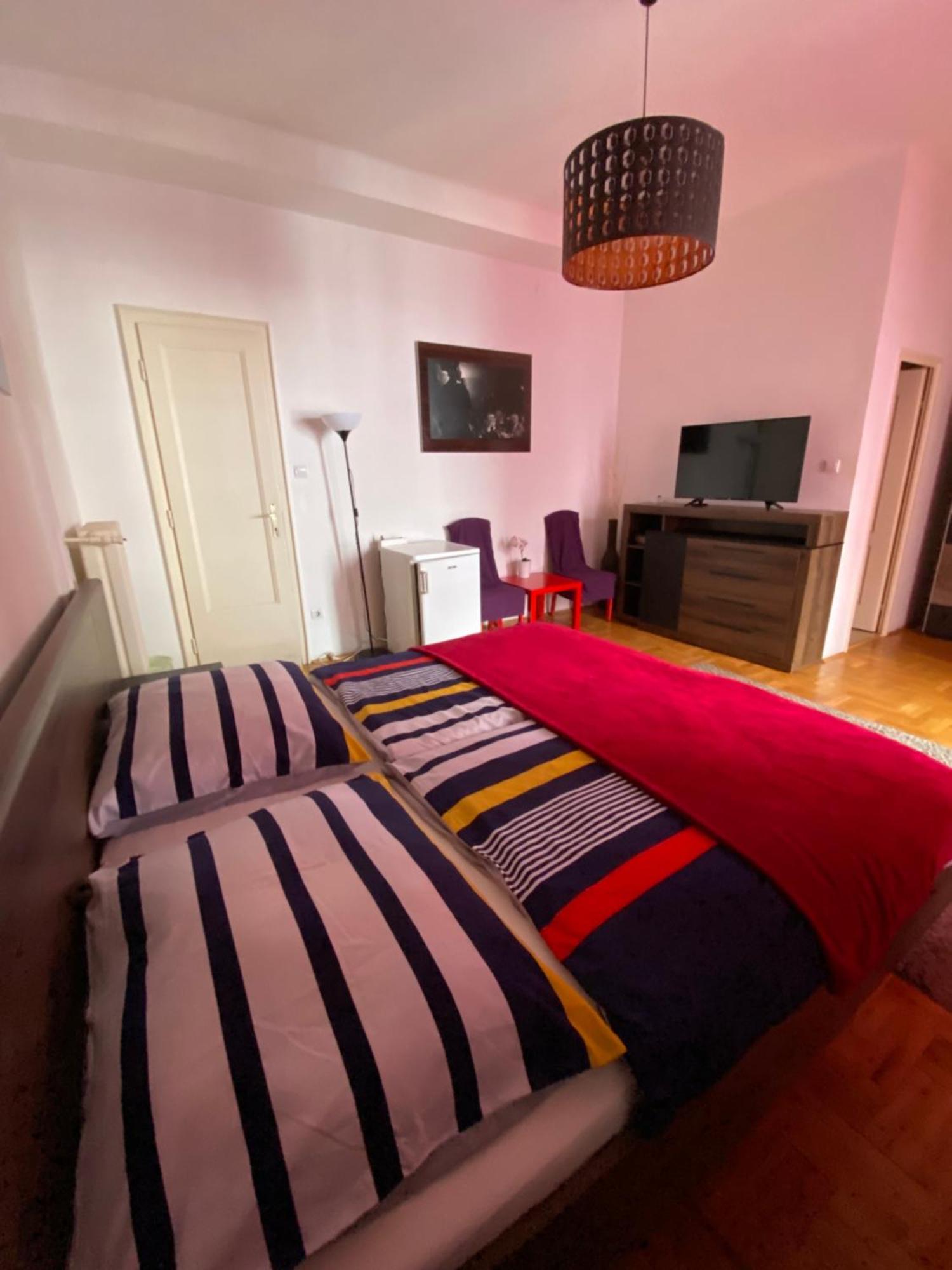 Holiday Apartments & Rooms Next Danube Promenade Boedapest Buitenkant foto
